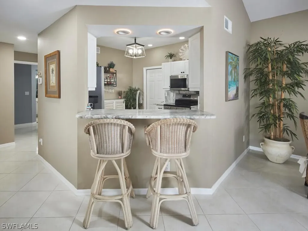 570 Windsor Square Naples FL 34104