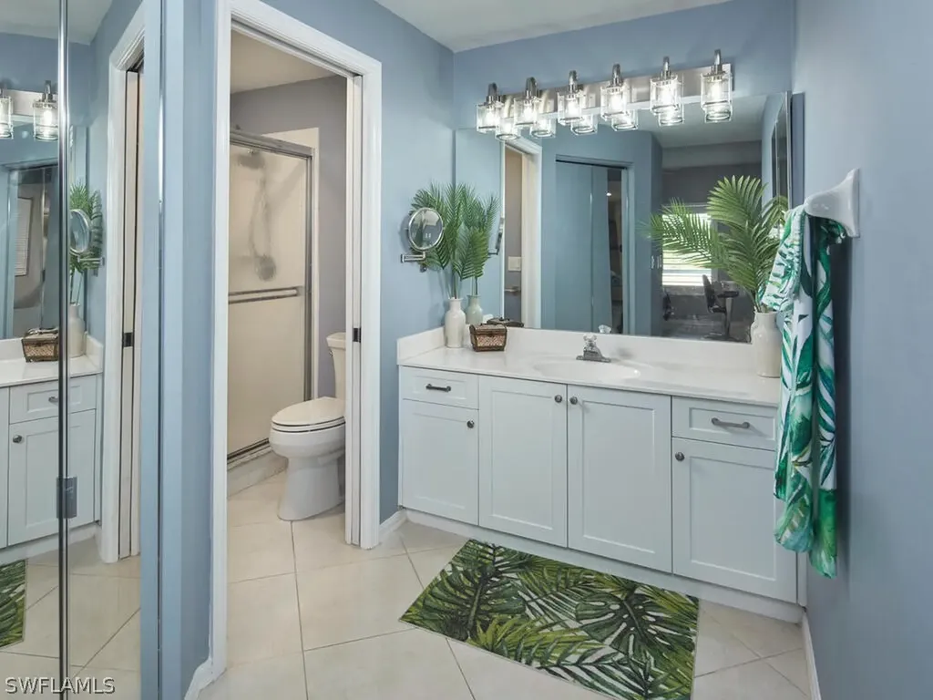 570 Windsor Square Naples FL 34104