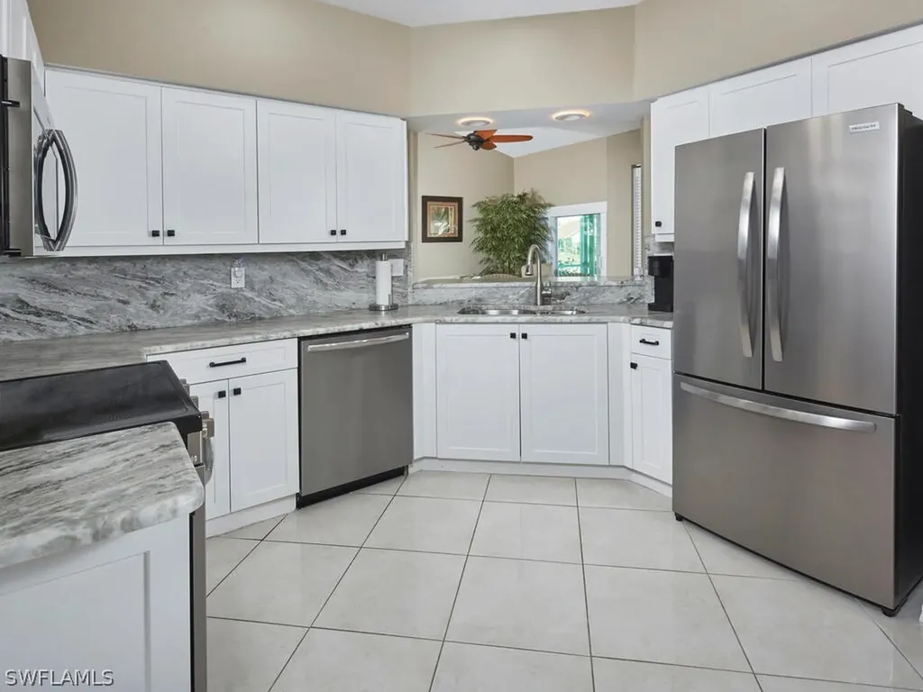 570 Windsor Square Naples FL 34104
