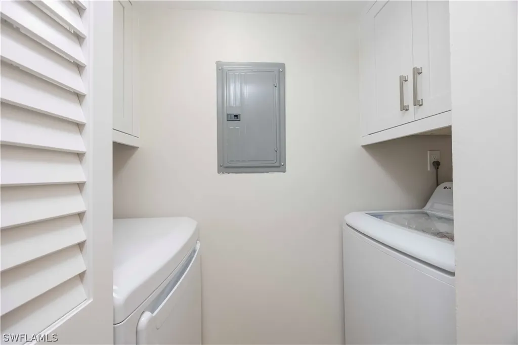 21 High Point Circle E Naples FL 34103