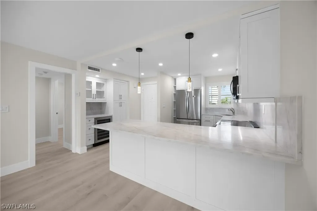 21 High Point Circle E Naples FL 34103