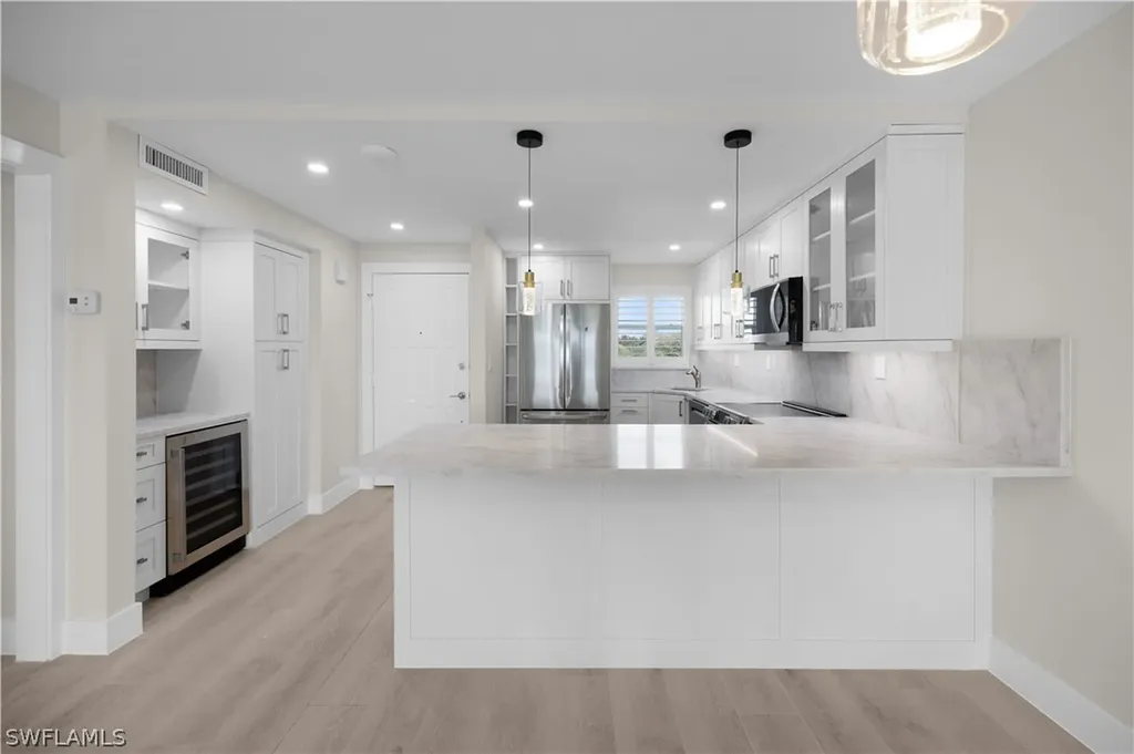 21 High Point Circle E Naples FL 34103
