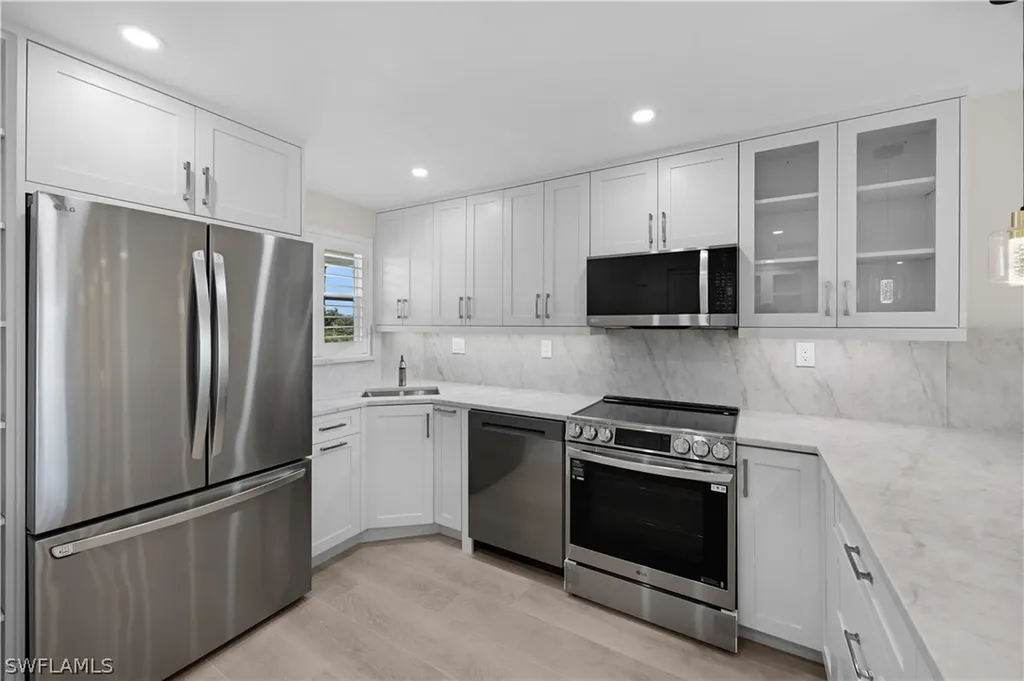 21 High Point Circle E Naples FL 34103