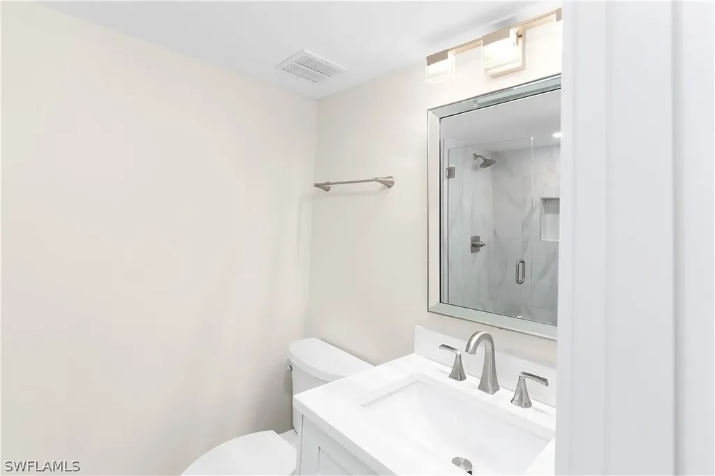 57 High Point Circle W Naples FL 34103