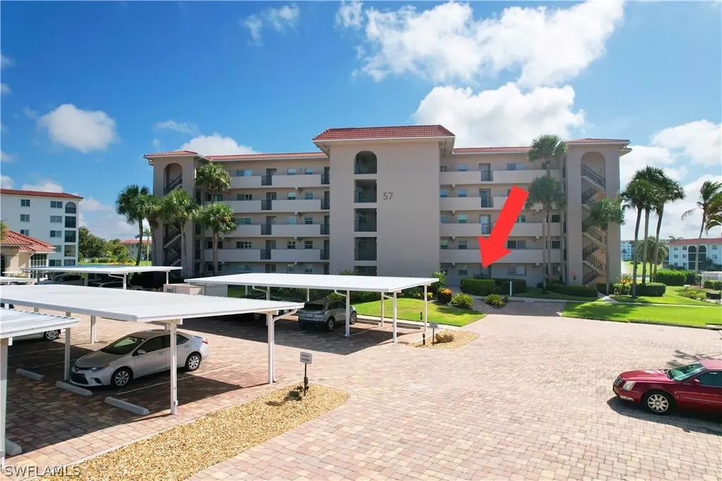 57 High Point Circle W Naples FL 34103