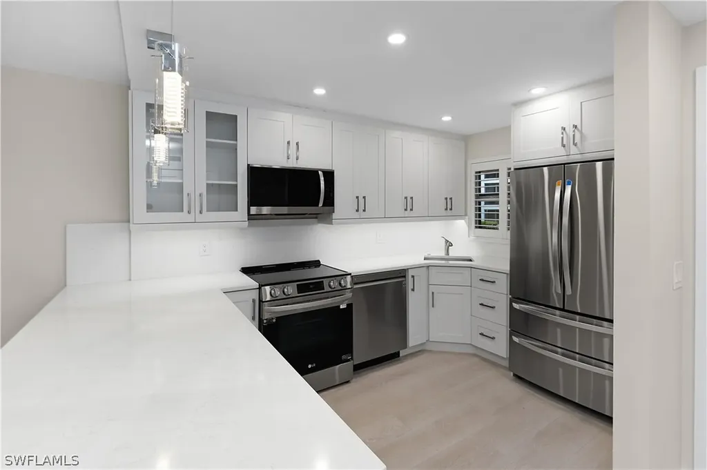 57 High Point Circle W Naples FL 34103