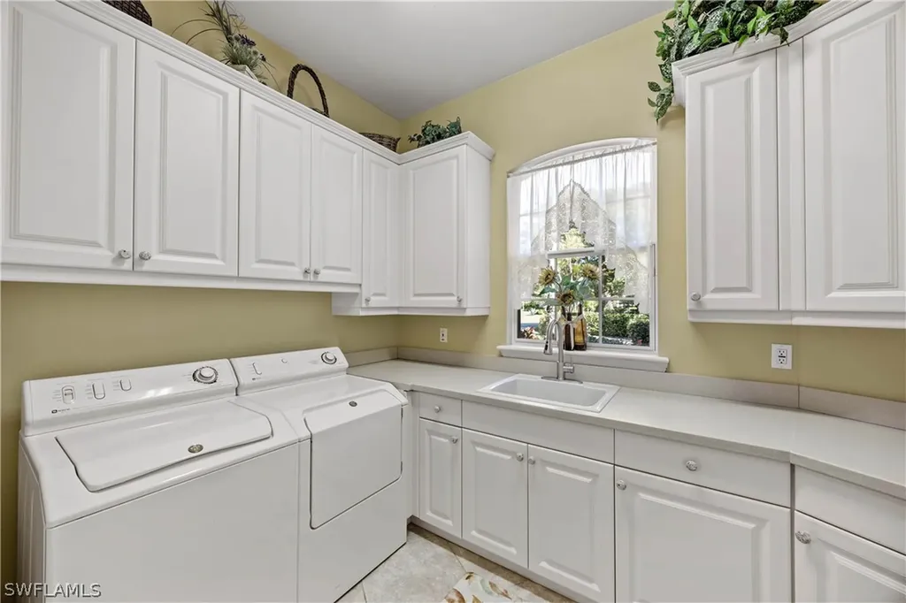 1687 Persimmon Drive Naples FL 34109
