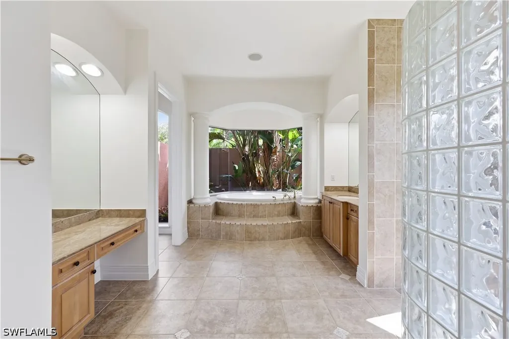 1687 Persimmon Drive Naples FL 34109