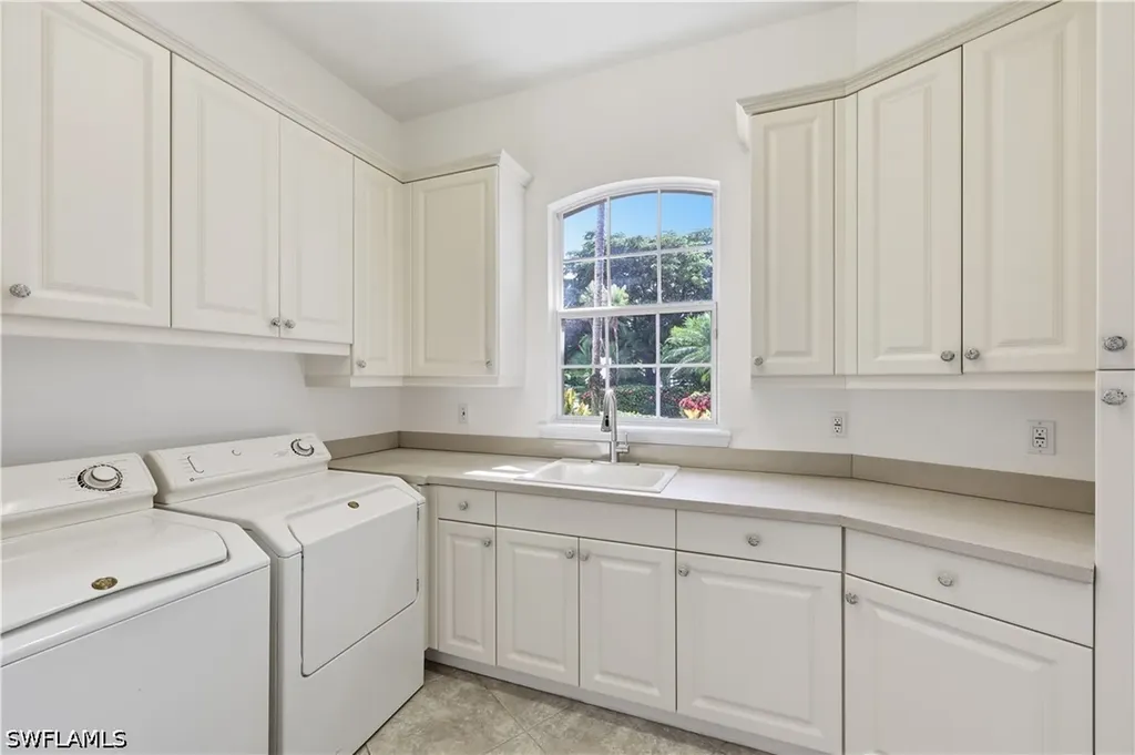1687 Persimmon Drive Naples FL 34109