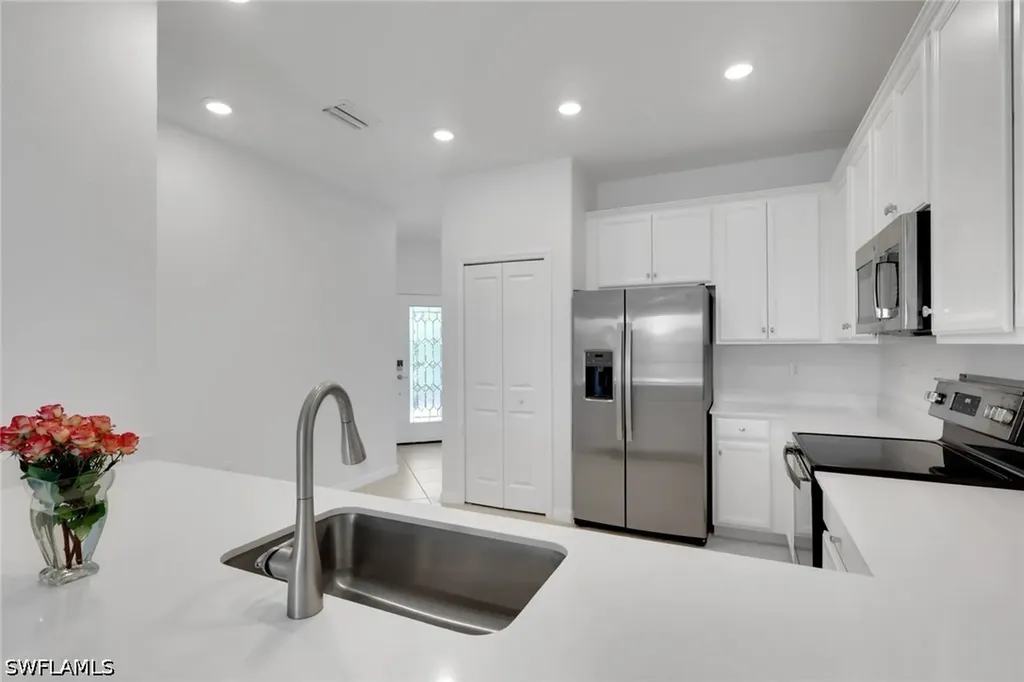 1645 Alameda Drive Naples FL 34120