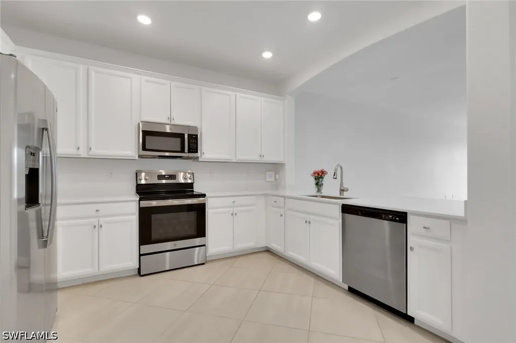 1645 Alameda Drive Naples FL 34120