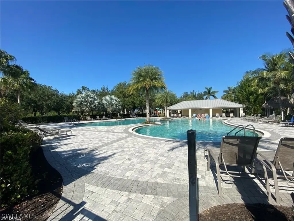 1645 Alameda Drive Naples FL 34120