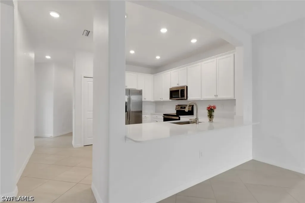 1645 Alameda Drive Naples FL 34120