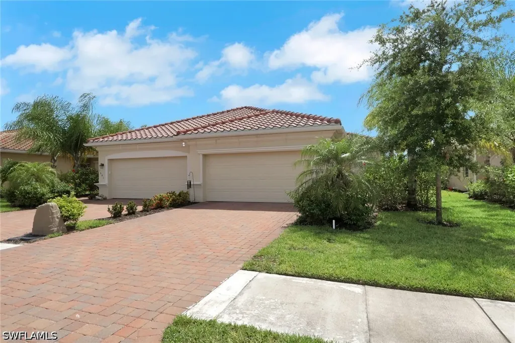 1645 Alameda Drive Naples FL 34120