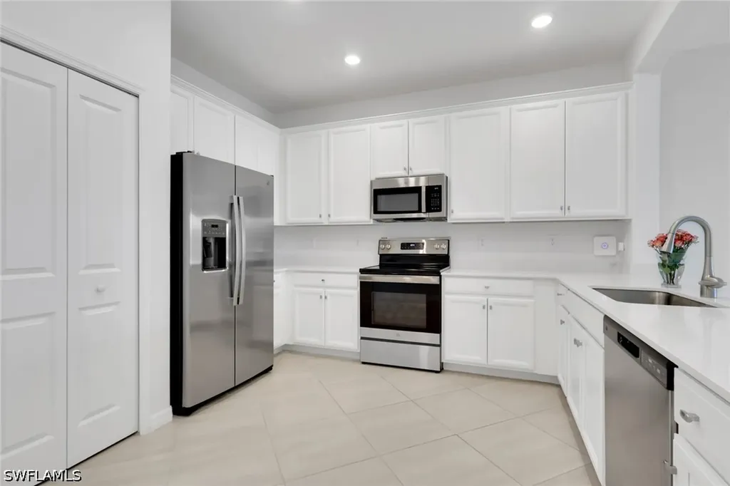 1645 Alameda Drive Naples FL 34120
