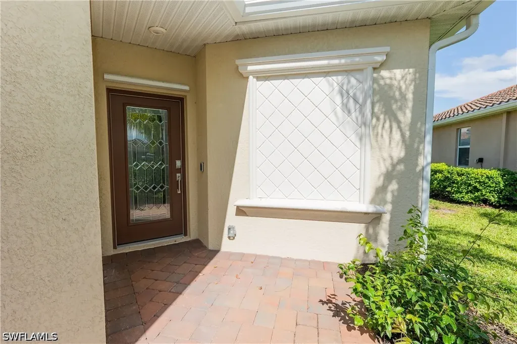 1645 Alameda Drive Naples FL 34120
