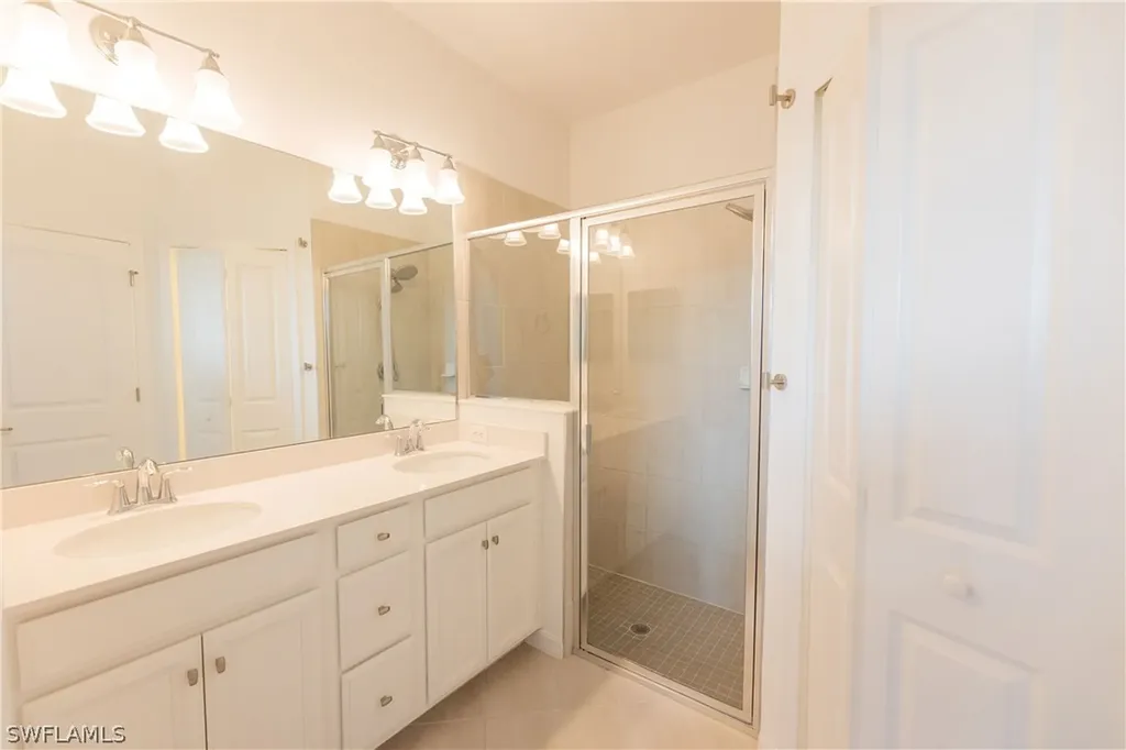 1645 Alameda Drive Naples FL 34120