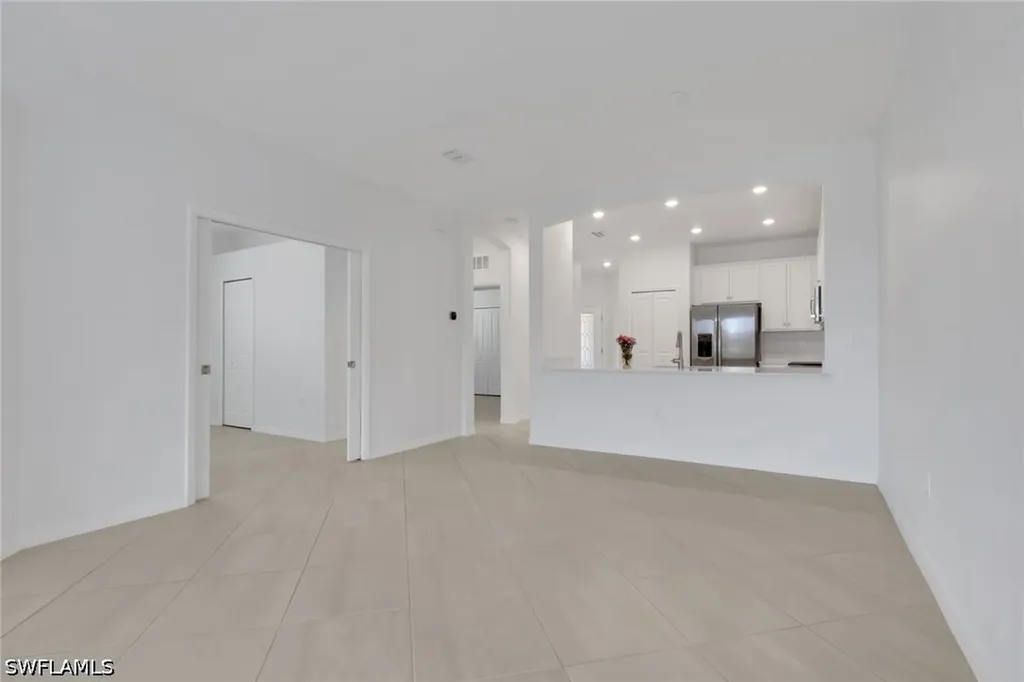1645 Alameda Drive Naples FL 34120