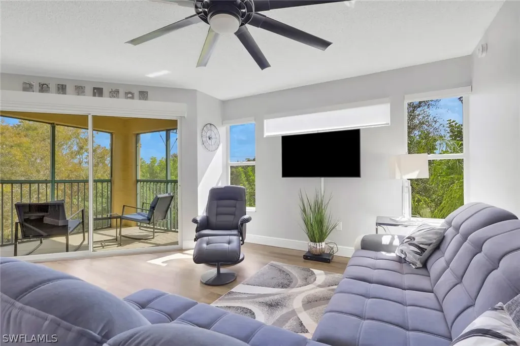 8851 Colonnades Court W Bonita Springs FL 34135