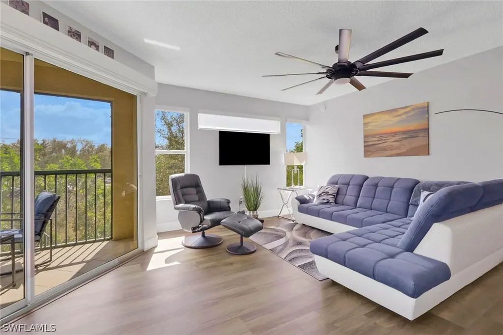 8851 Colonnades Court W Bonita Springs FL 34135