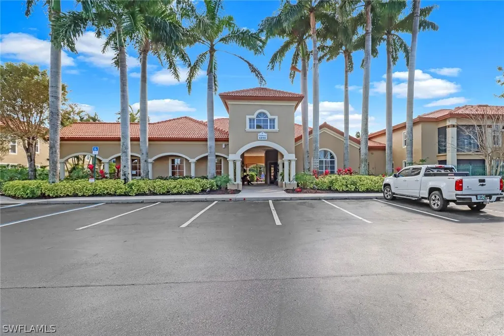 8851 Colonnades Court W Bonita Springs FL 34135
