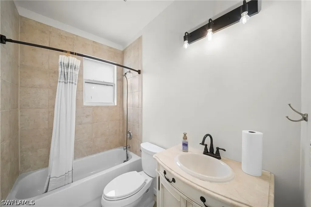 4011 Tarpon Avenue Bonita Springs FL 34134