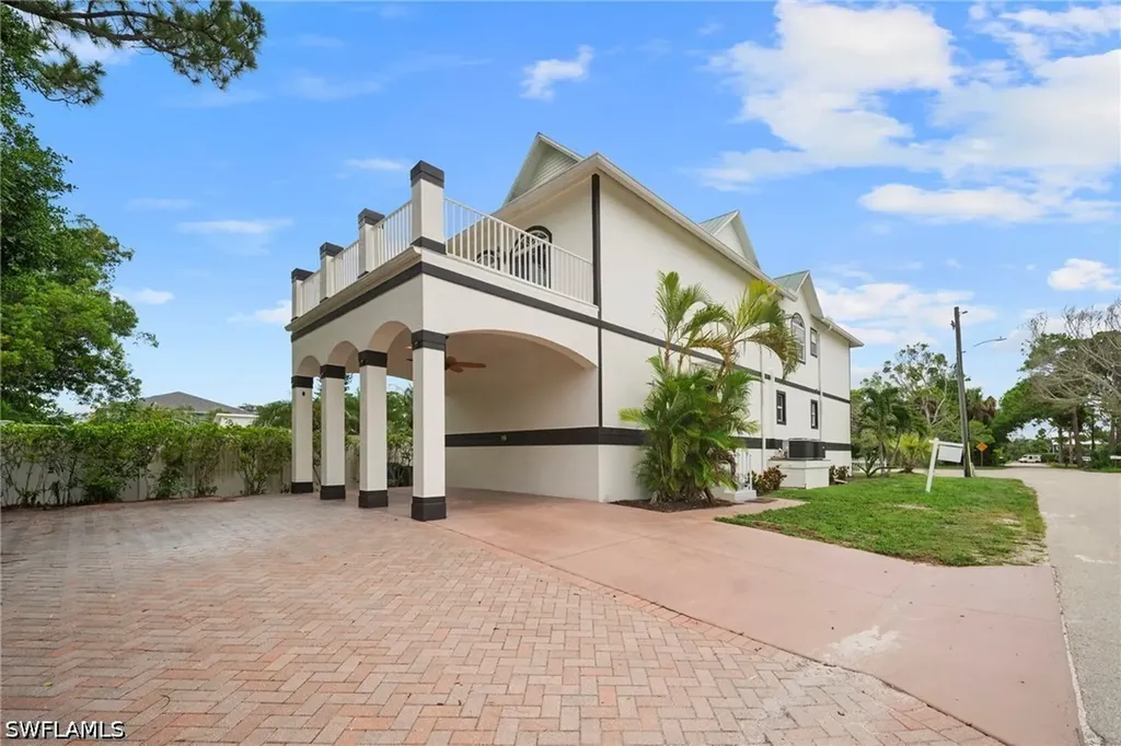 4011 Tarpon Avenue Bonita Springs FL 34134