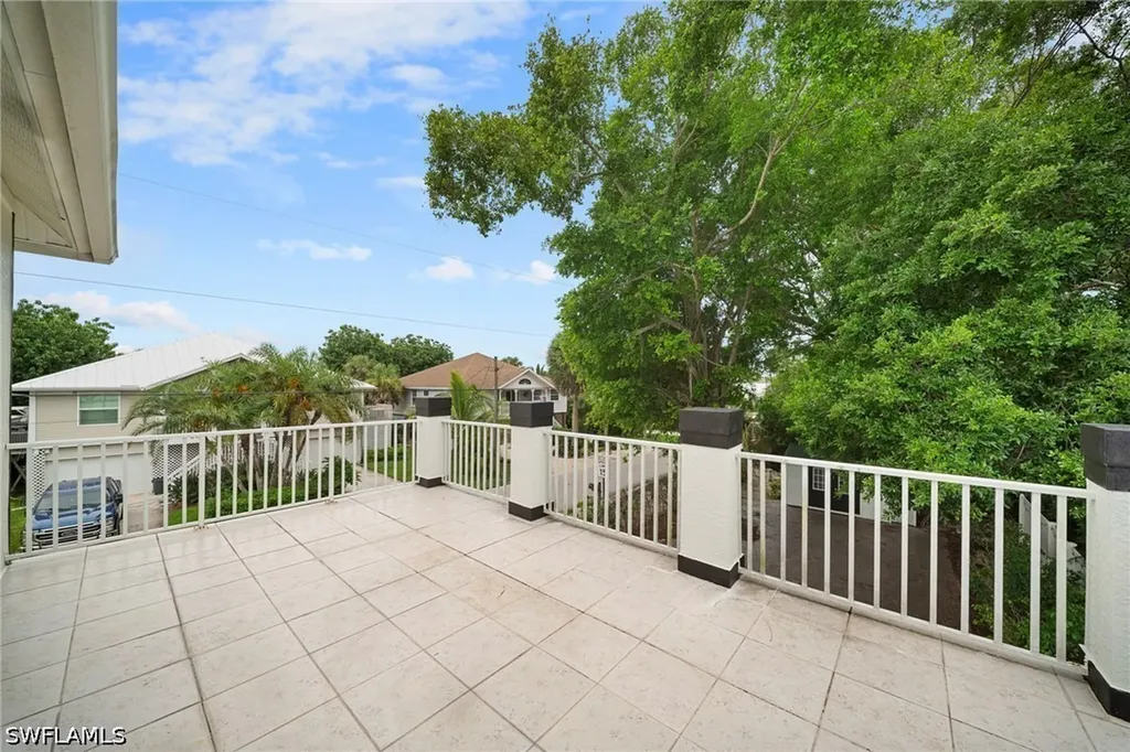 4011 Tarpon Avenue Bonita Springs FL 34134