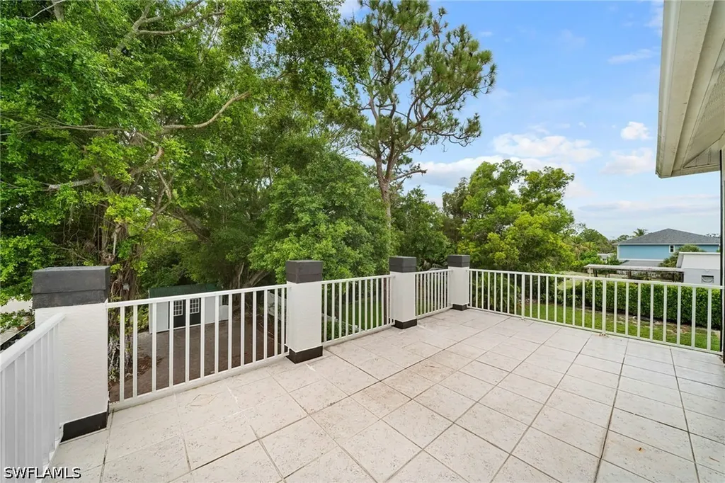 4011 Tarpon Avenue Bonita Springs FL 34134