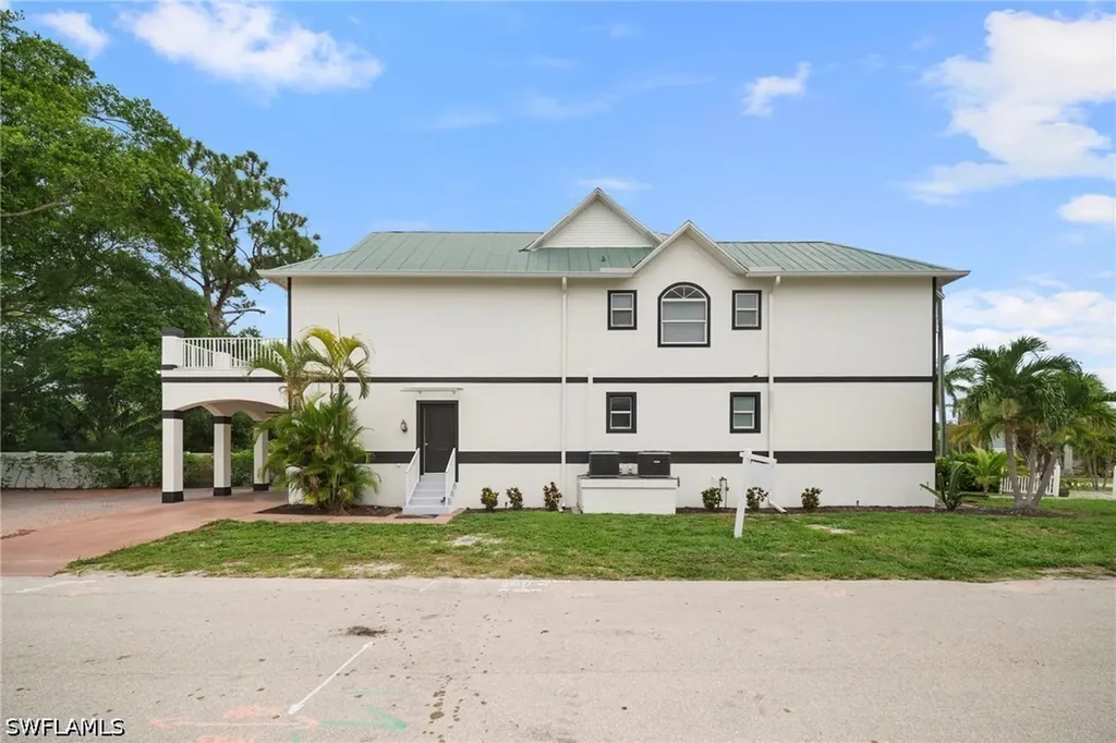 4011 Tarpon Avenue Bonita Springs FL 34134