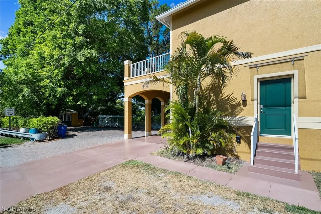 4011 Tarpon Avenue Bonita Springs FL 34134