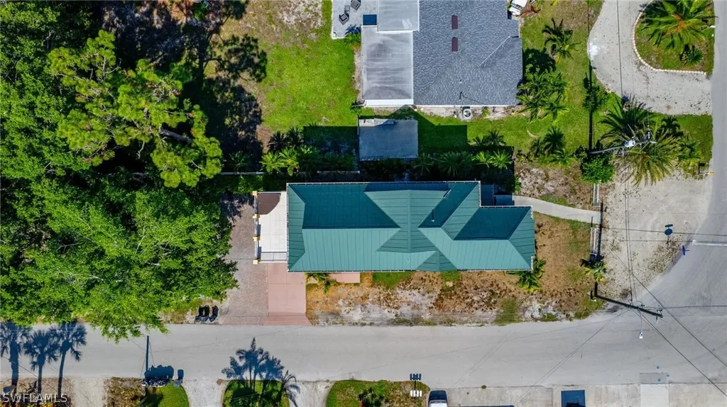 4011 Tarpon Avenue Bonita Springs FL 34134