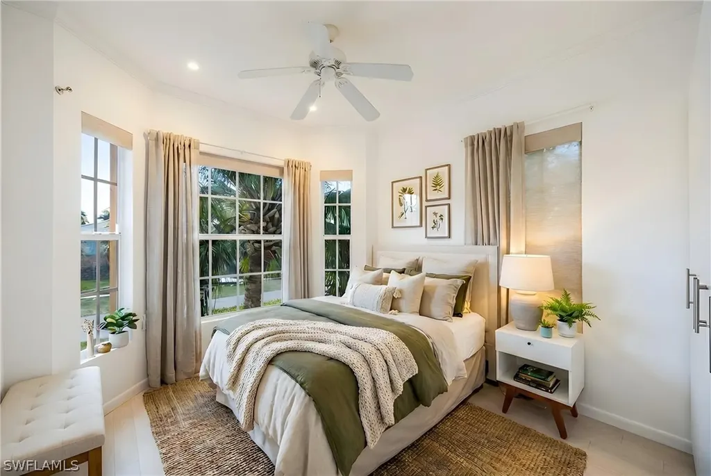 351 9th Avenue S Naples FL 34102