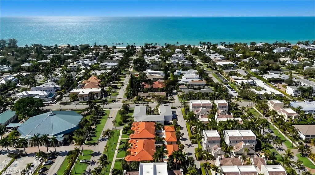 351 9th Avenue S Naples FL 34102