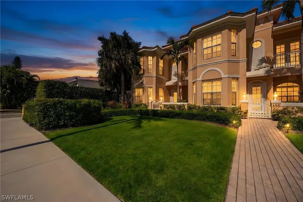351 9th Avenue S Naples FL 34102