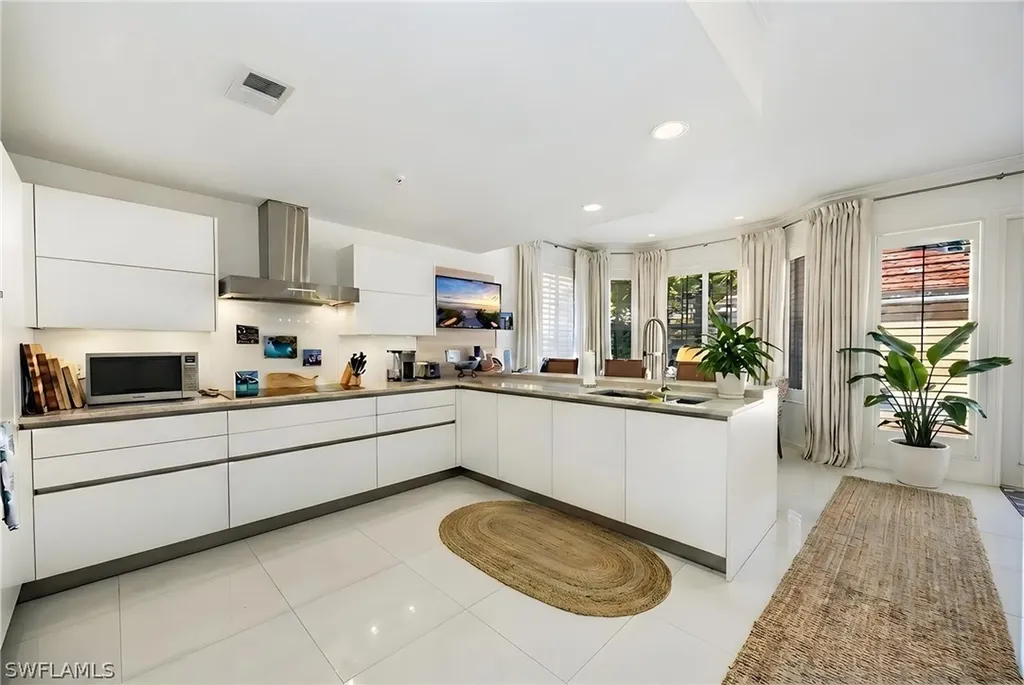 351 9th Avenue S Naples FL 34102