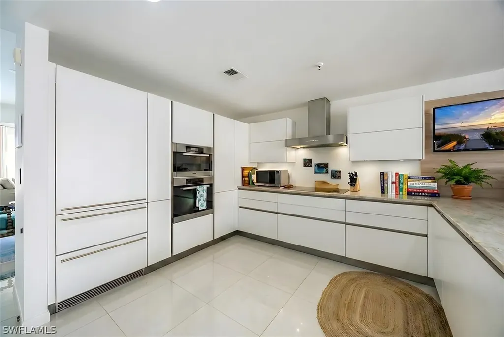 351 9th Avenue S Naples FL 34102