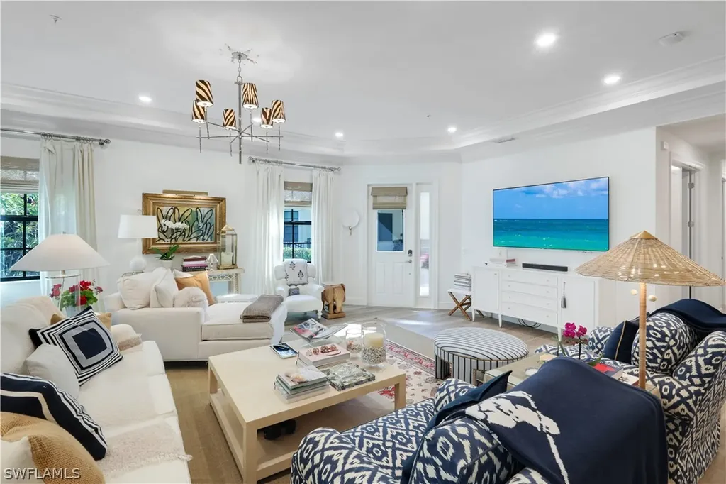 2472 Breakwater Way Naples FL 34112