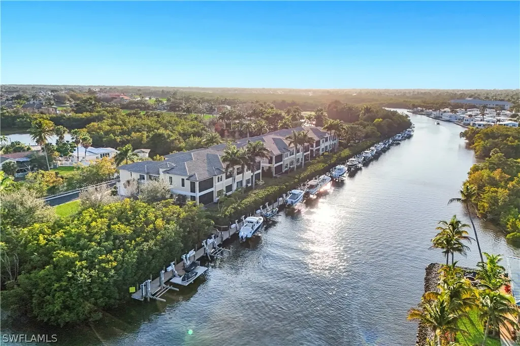 2472 Breakwater Way Naples FL 34112