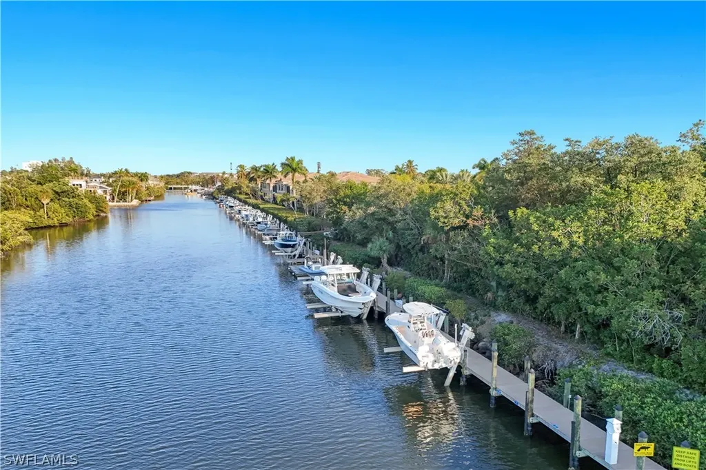 2472 Breakwater Way Naples FL 34112