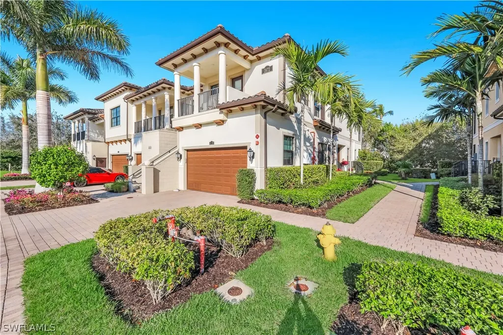 2472 Breakwater Way Naples FL 34112