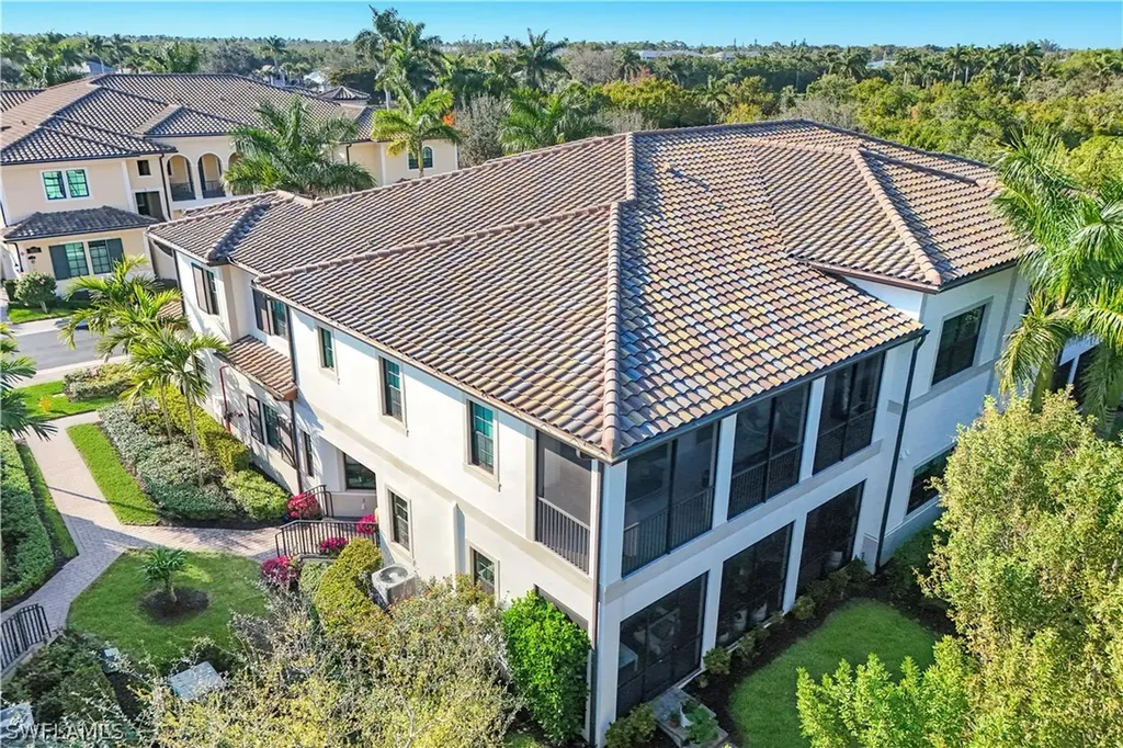 2472 Breakwater Way Naples FL 34112