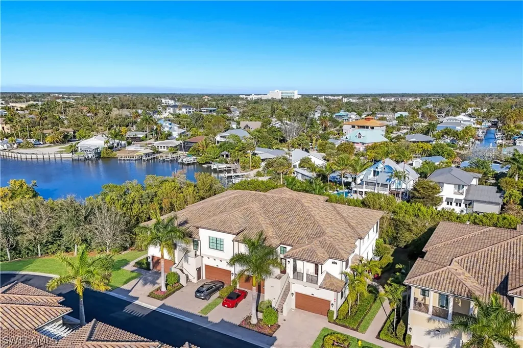 2472 Breakwater Way Naples FL 34112