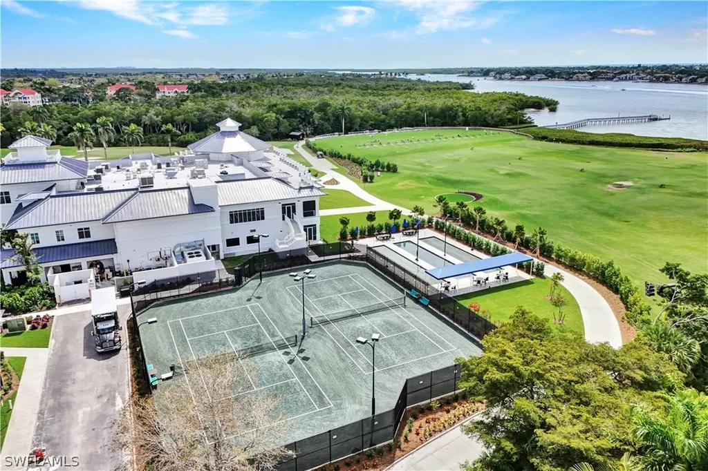 2472 Breakwater Way Naples FL 34112