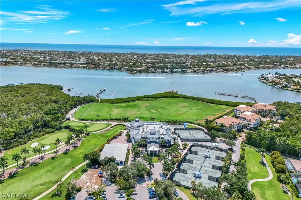 2472 Breakwater Way Naples FL 34112
