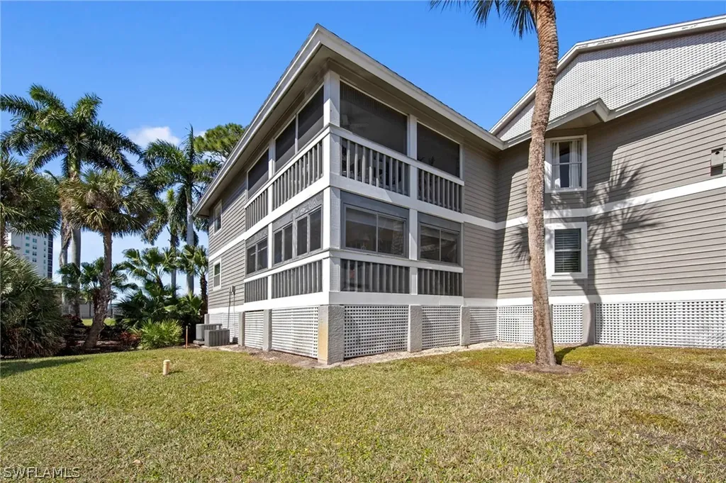668 Wiggins Bay Drive Naples FL 34110