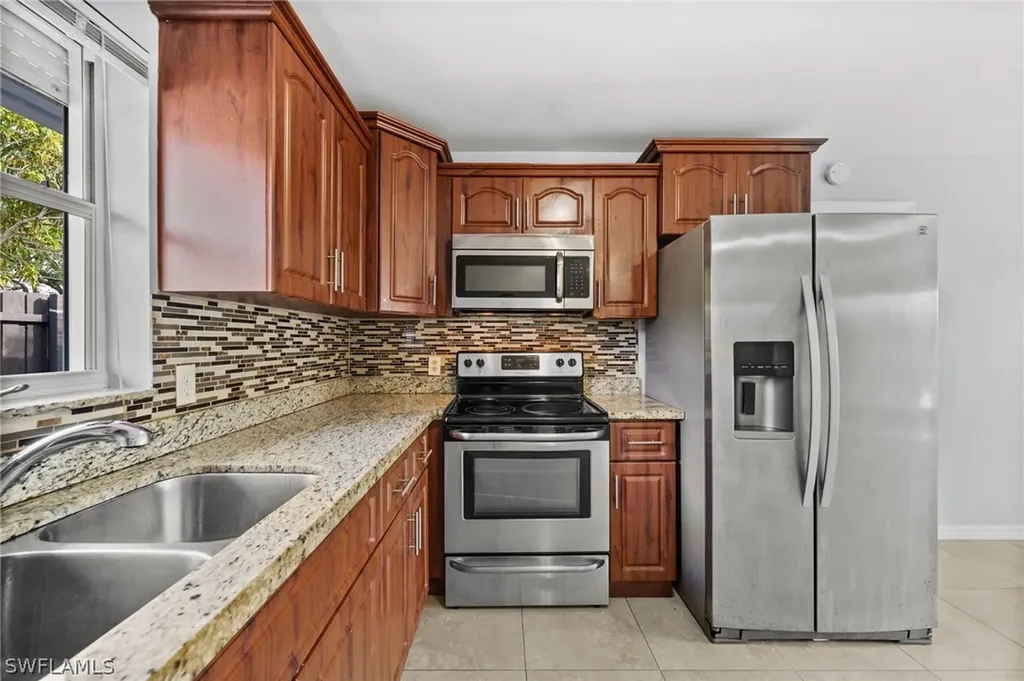 781 101st Avenue N Naples FL 34108