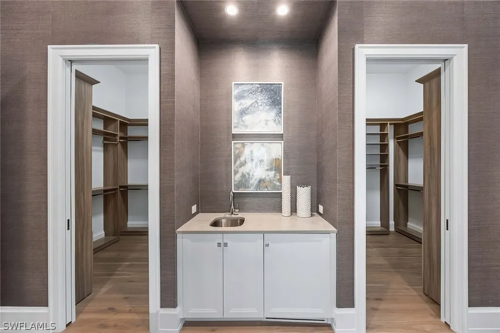 1300 Nautilus Road Naples FL 34102