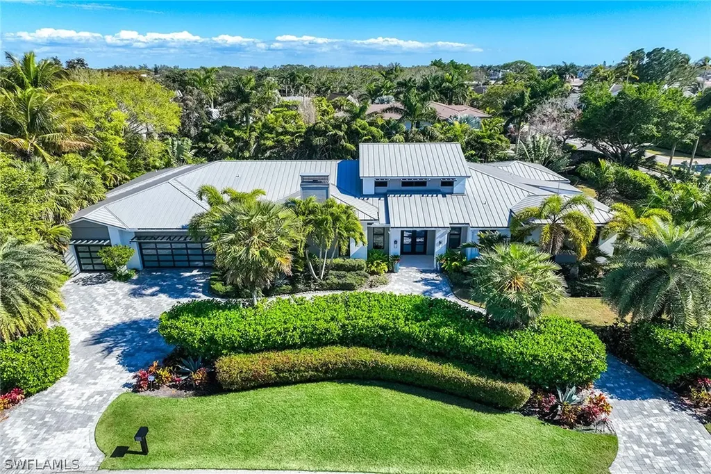 1300 Nautilus Road Naples FL 34102