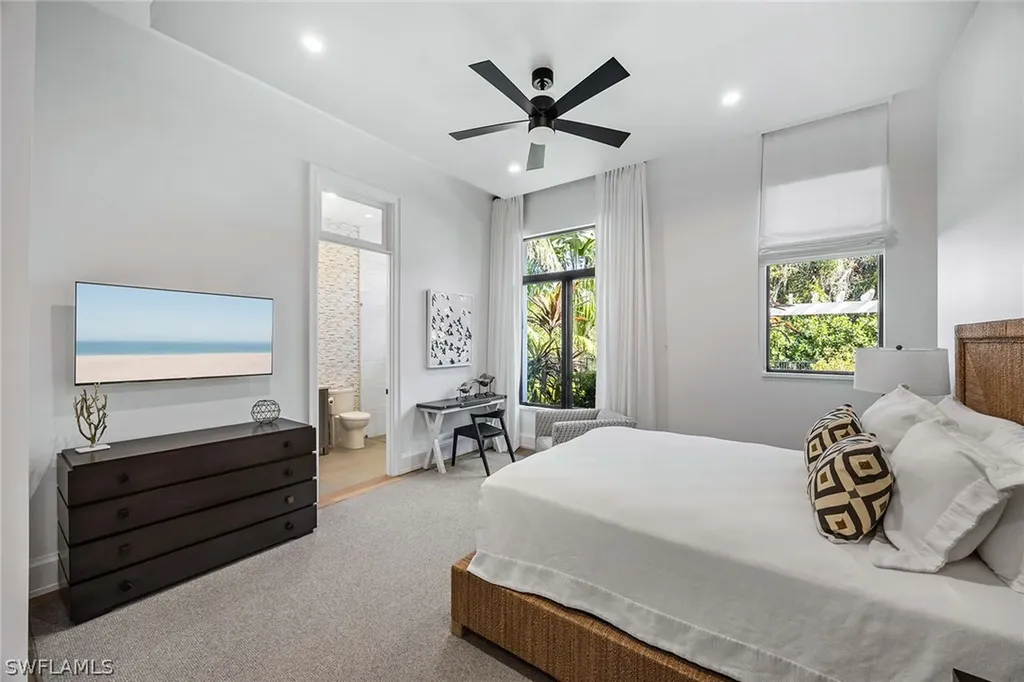 1300 Nautilus Road Naples FL 34102